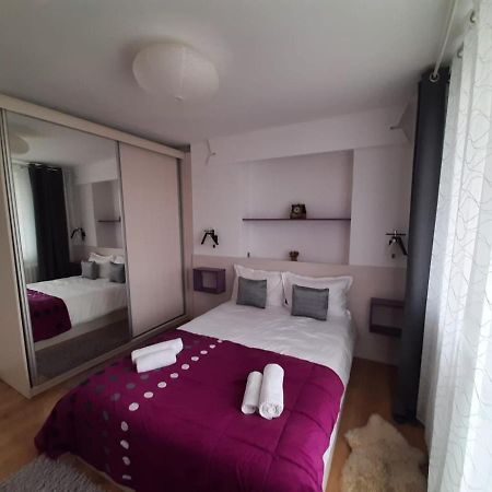 Chic Apartament Deva Exteriör bild