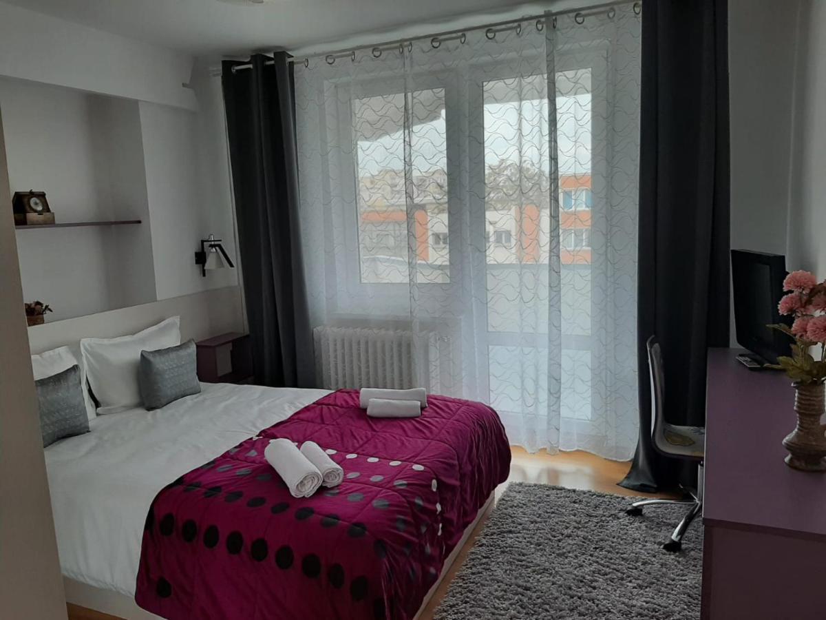 Chic Apartament Deva Exteriör bild