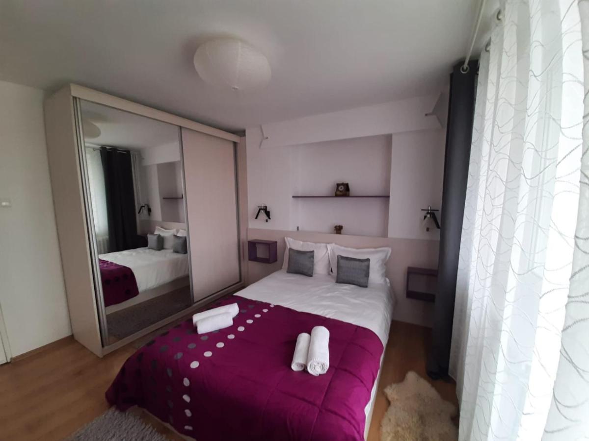 Chic Apartament Deva Exteriör bild