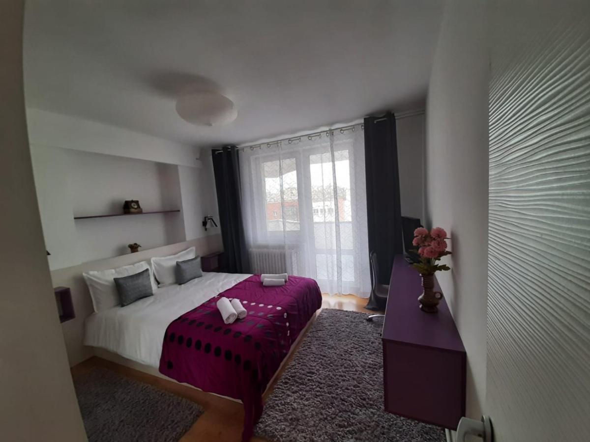 Chic Apartament Deva Exteriör bild