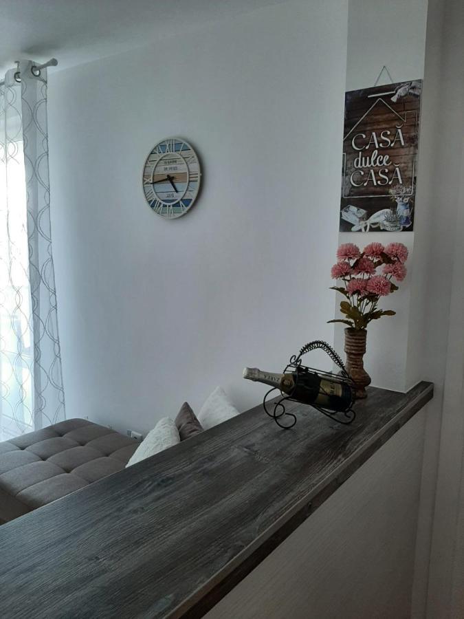 Chic Apartament Deva Exteriör bild